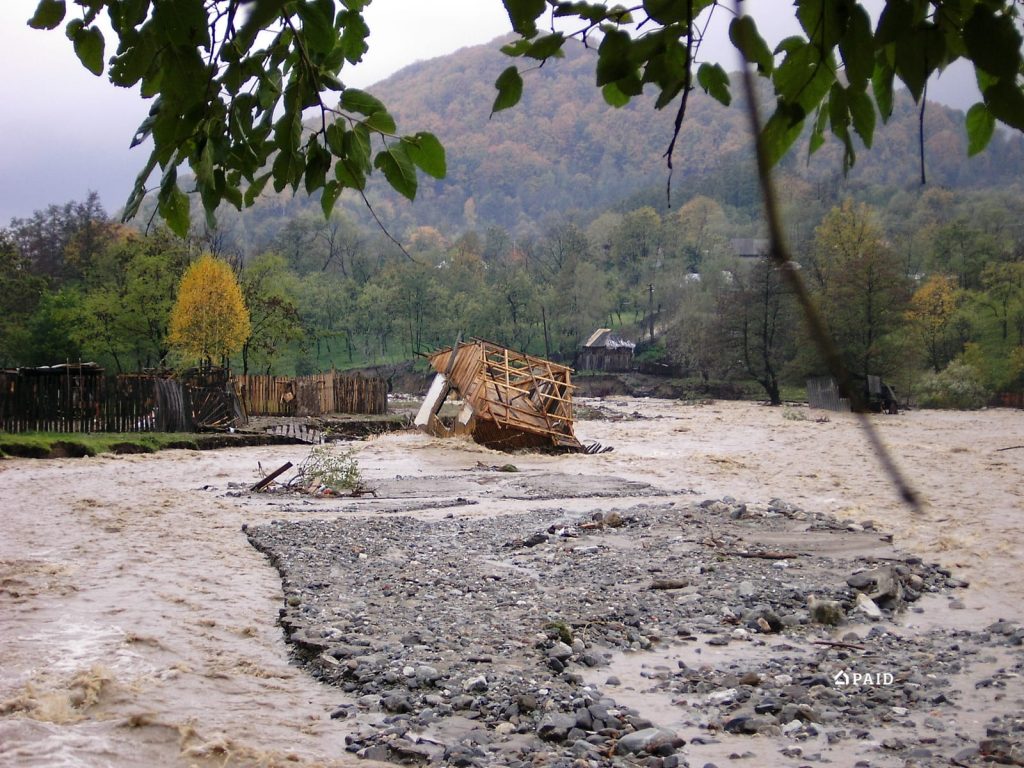 Râul Bistricioara, orașul Horezu – 2007