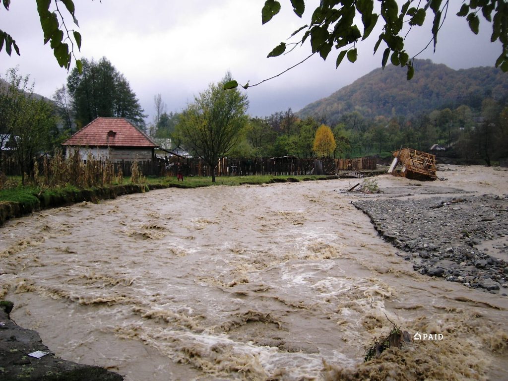 Râul Bistricioara, orașul Horezu – 2007