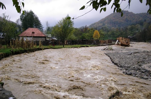 Râul Bistricioara, orașul Horezu – 2007