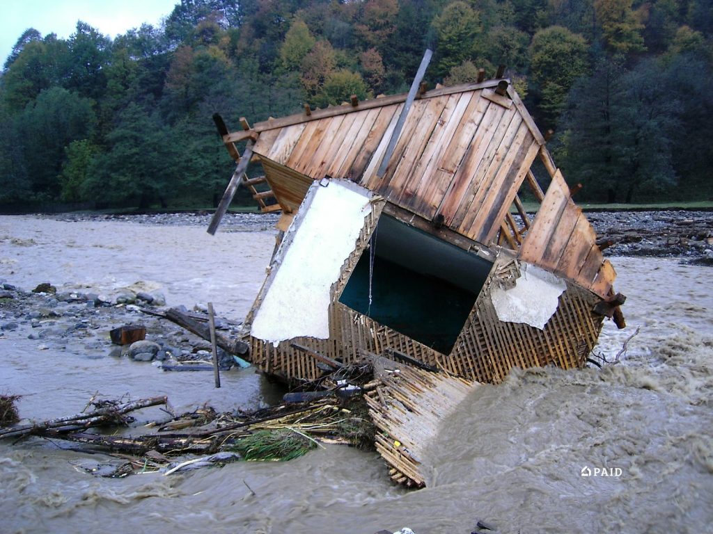 Râul Bistricioara, orașul Horezu – 2007